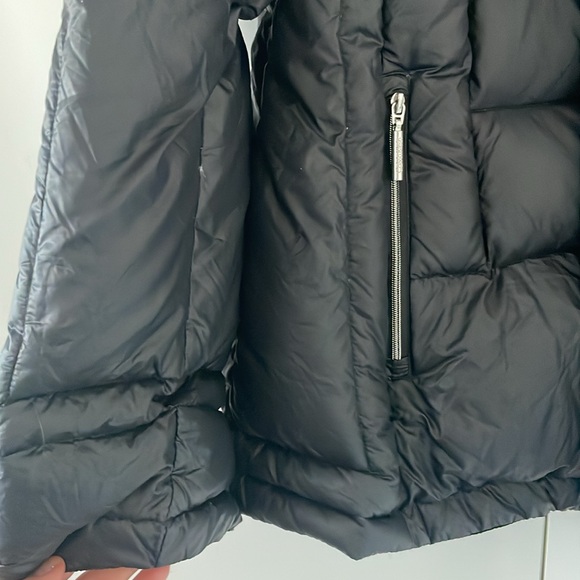 Calvin Klein size extra large, packable, lightweight premium down Jacket - Picture 4 of 11